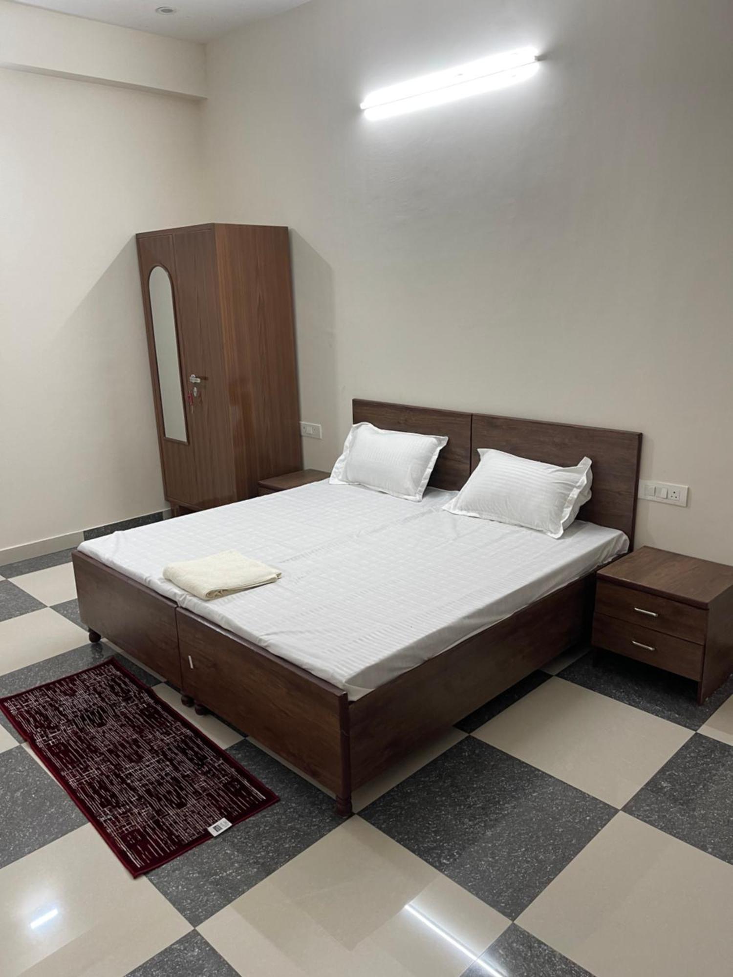 Shrinath Residency Otel Greater Noida Dış mekan fotoğraf